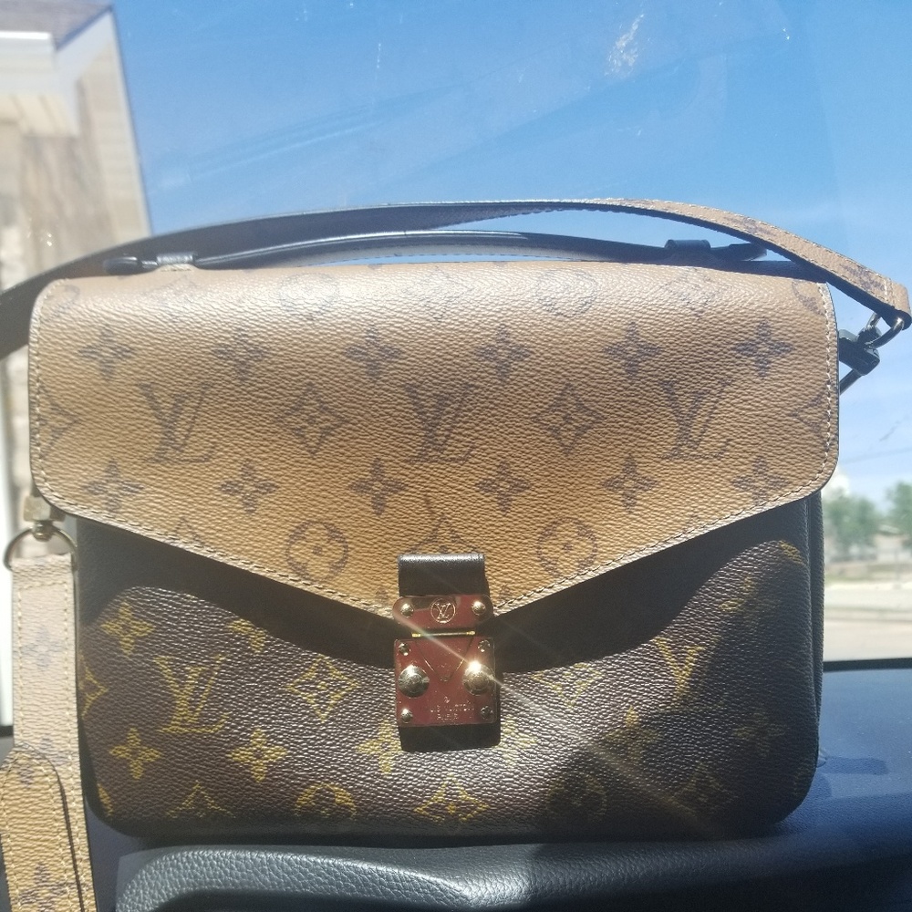 Sold Louis vuitton 100% authentic Metis reverse